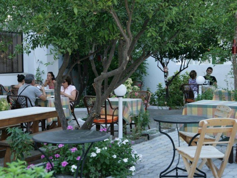 Platon Aparthotel